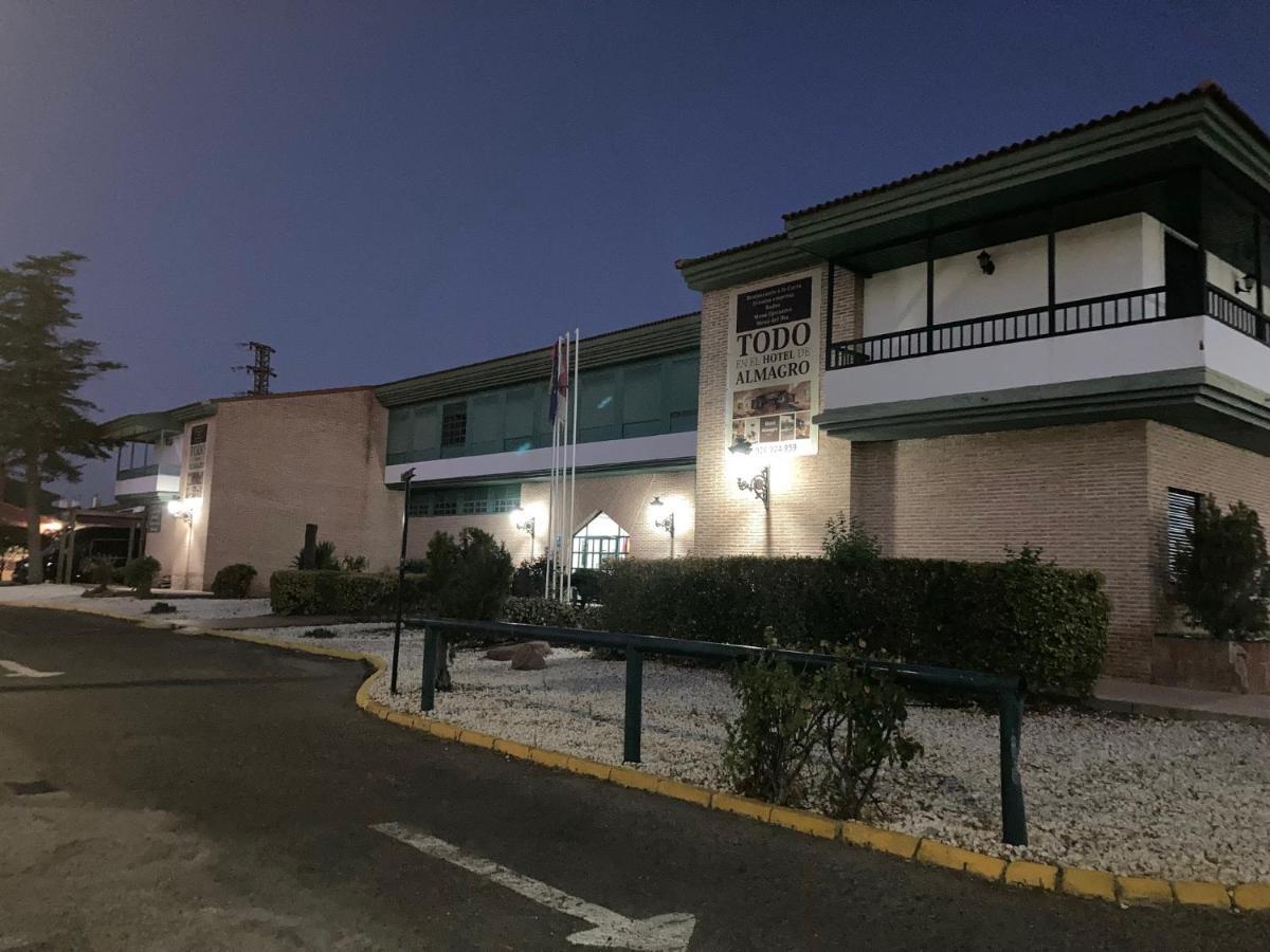 Hotel Almagro Esterno foto